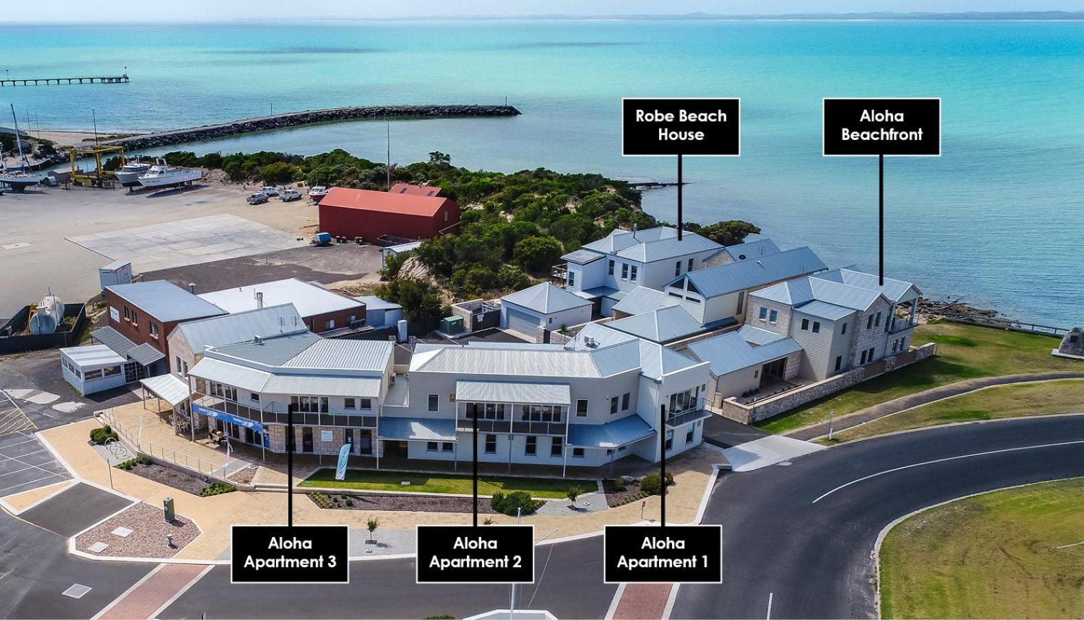 Aloha Waterfront Properties Роуб Екстериор снимка