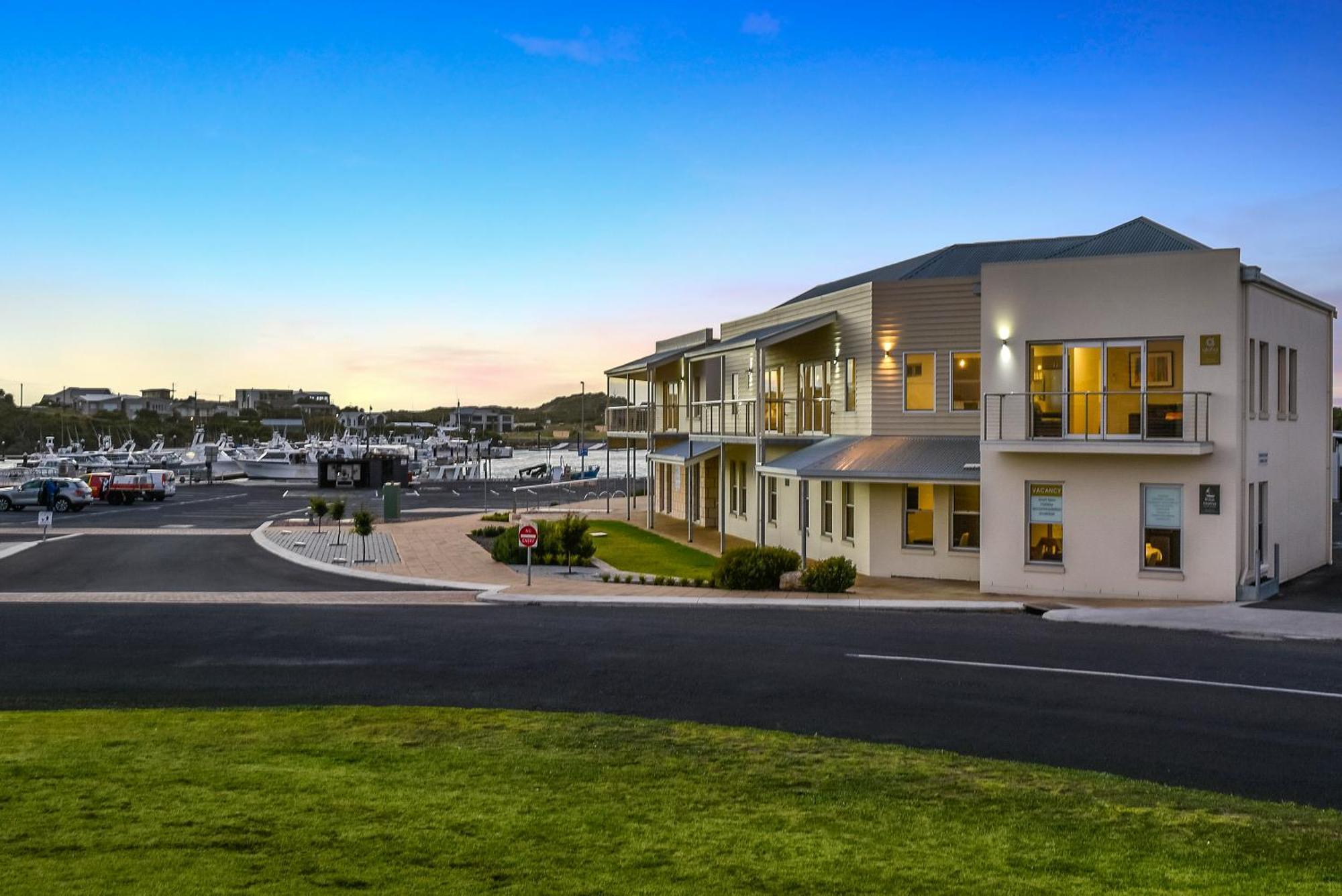 Aloha Waterfront Properties Роуб Екстериор снимка