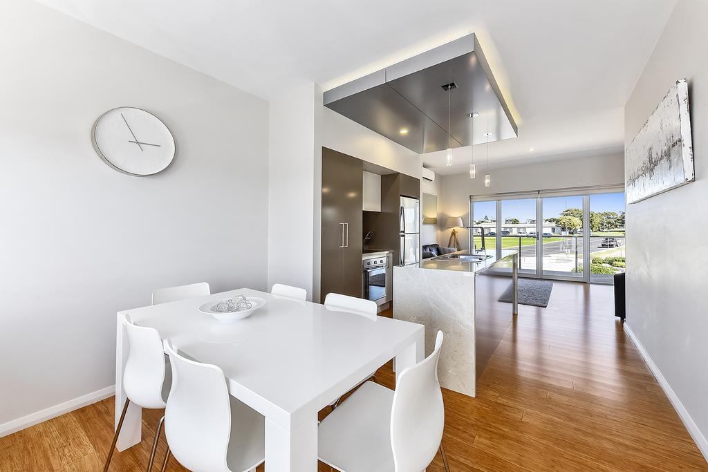 Aloha Waterfront Properties Роуб Екстериор снимка