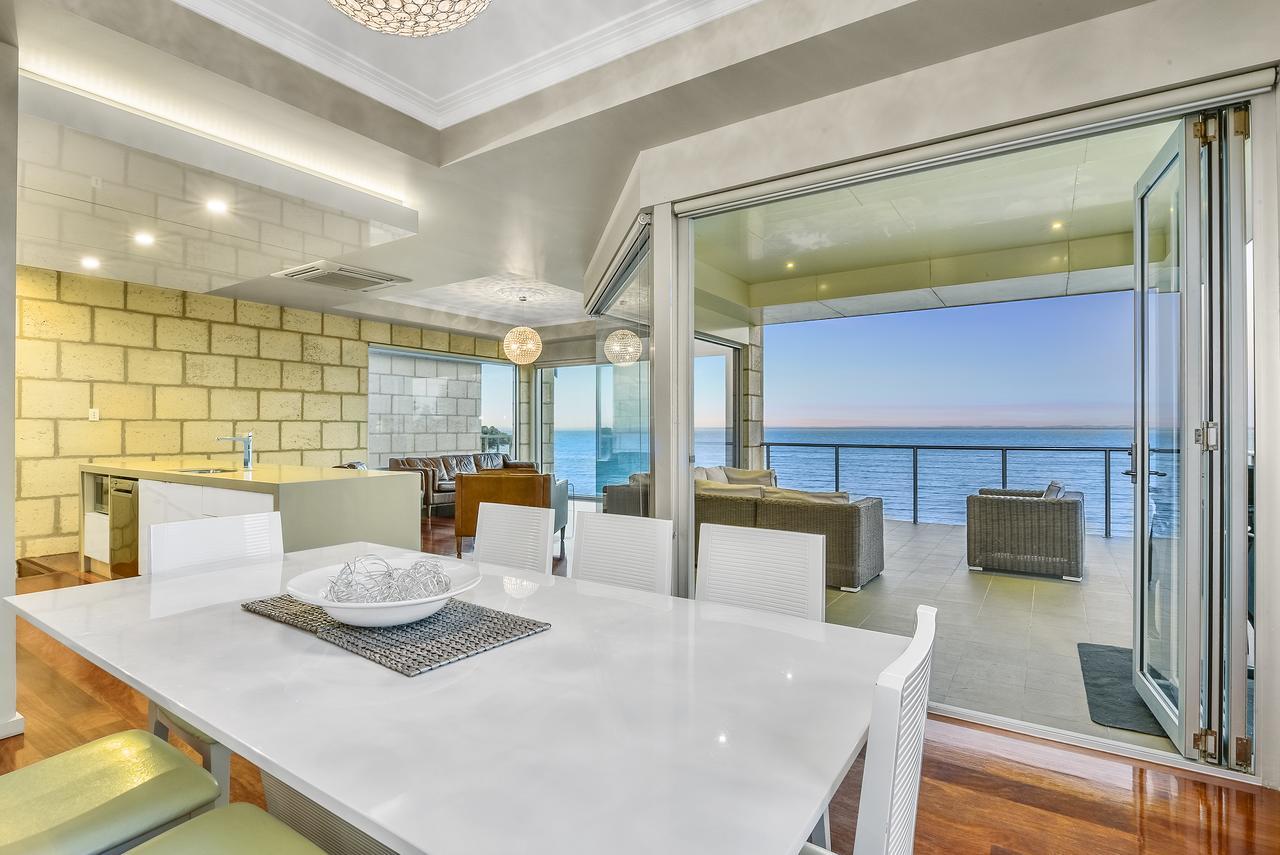 Aloha Waterfront Properties Роуб Екстериор снимка
